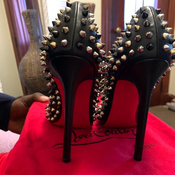 Christian Louboutin women heels - Picture 8 of 8